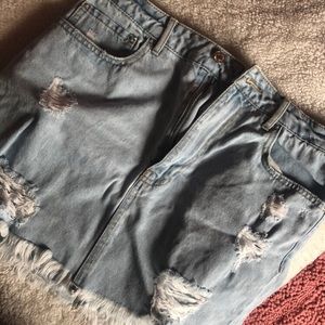 distressed light wash skirt from f21 🦋